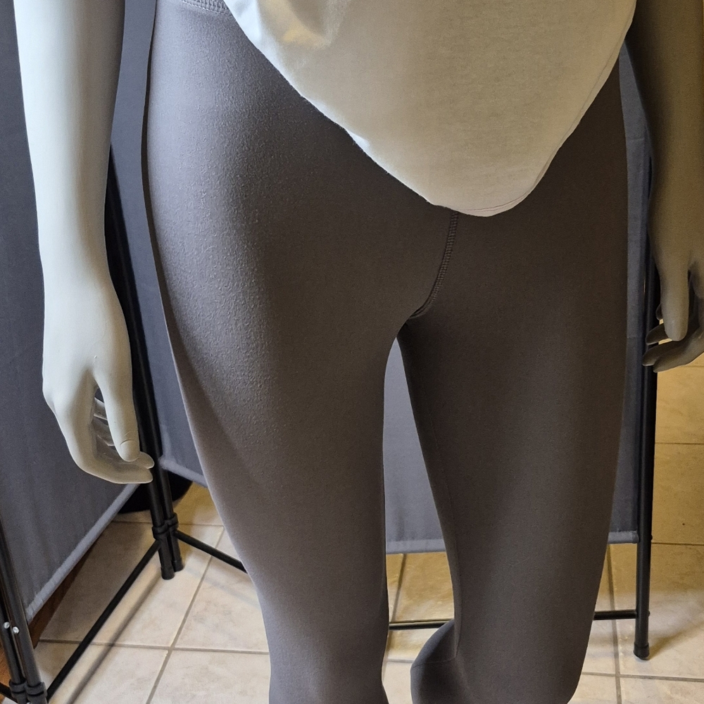 Hurley Charcoal Leggings with Hurley Color Label - Picture 15 of 16